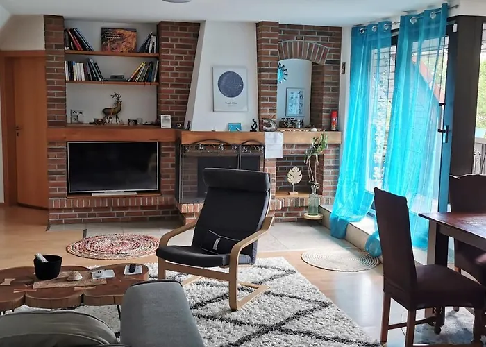 Sehr Schoene, Grosse Und Zentral Gelegene Wohnung