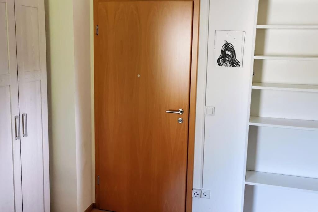 Apartment Sehr Schoene, Grosse Und Zentral Gelegene *